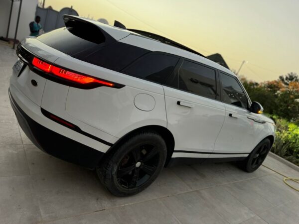 LAND ROVER RANGE VELAR 2018 – Image 13