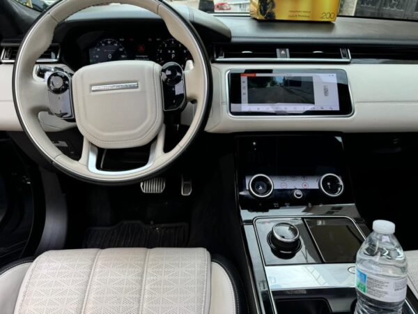 LAND ROVER RANGE VELAR 2018 – Image 13