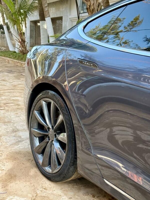 TESLA MODEL S année 2016 – Image 16