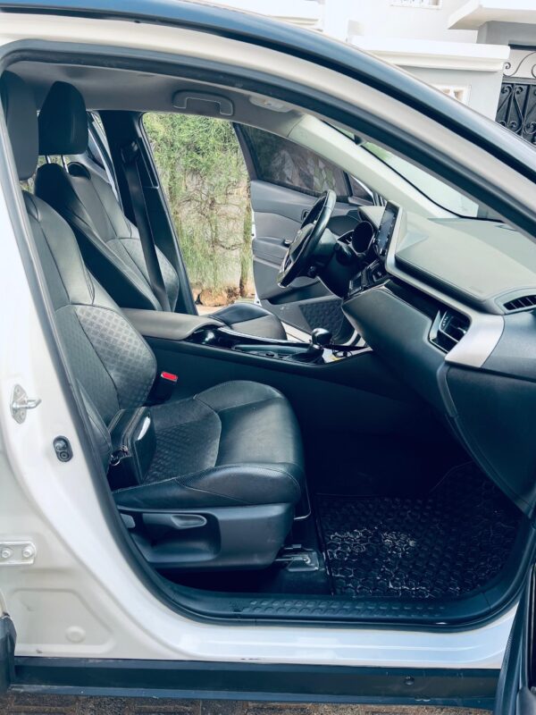 TOYOTA CHR 2020 – Image 8