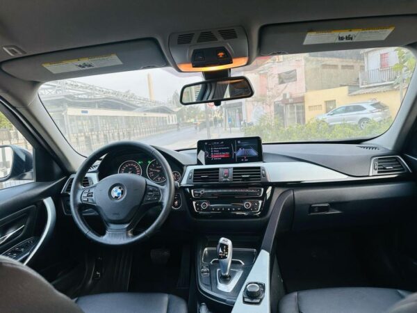 BMW model série 320 année 2017 – Image 4