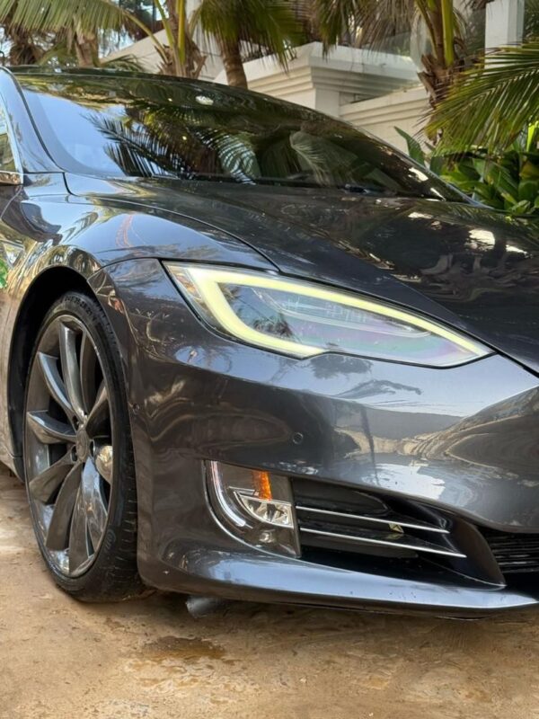 TESLA MODEL S année 2016 – Image 11