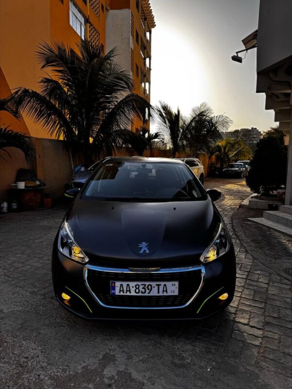 Peugeot 208 XS Lime année 2016 – Image 6