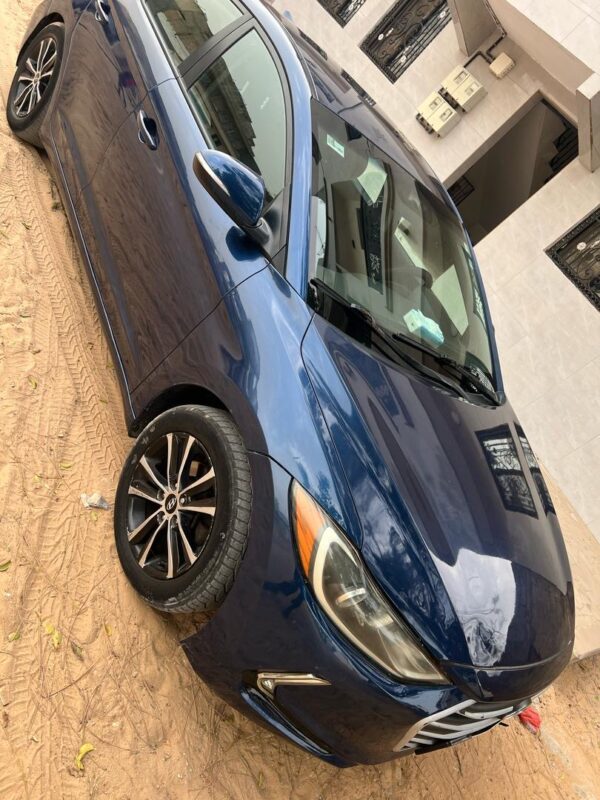 Hyundai Élantra 2018 – Image 3