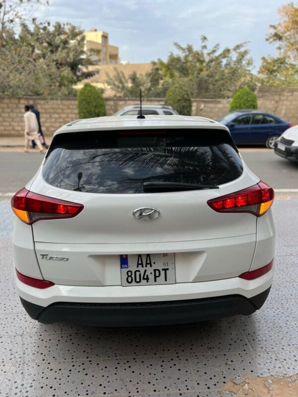 HYUNDAI TUCSON année 2016 – Image 12