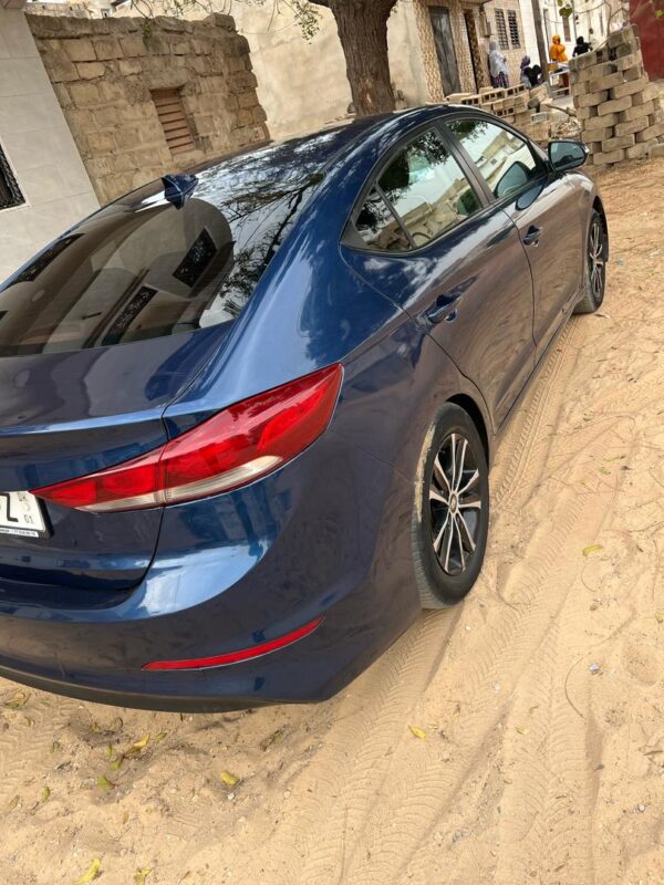 Hyundai Élantra 2018 – Image 7