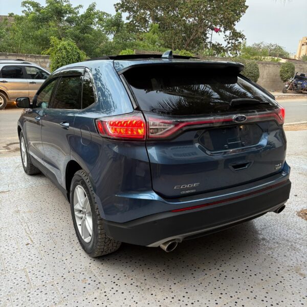 FORD EDGE SEL année 2018 – Image 7