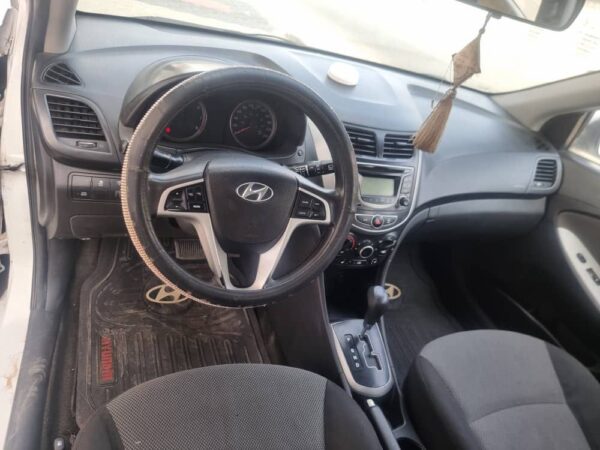 Hyundai accent 2013 – Image 4