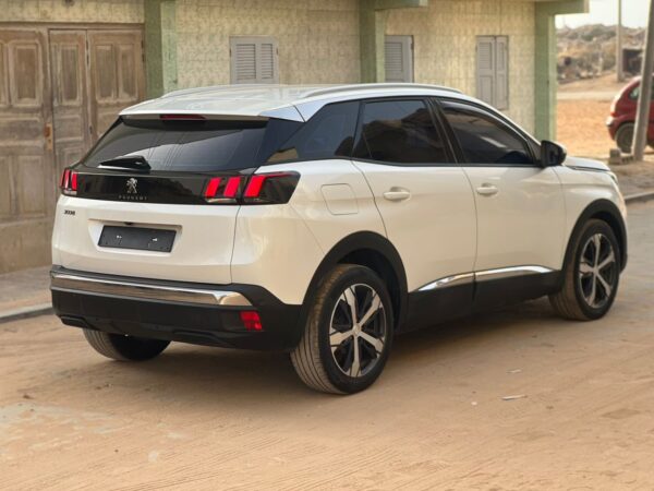 PEUGEOT 3008 année 2018 – Image 11