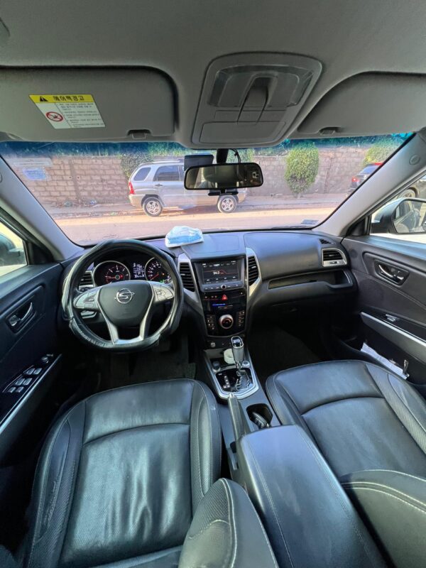 SANG YONG TIVOLI année 2016 – Image 10