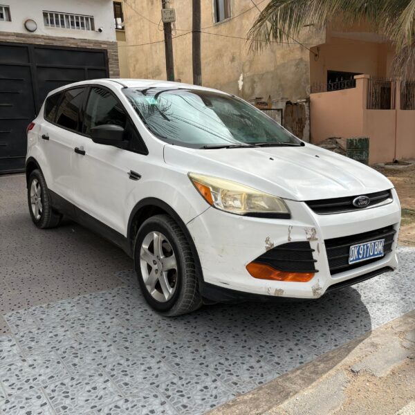 FORD ESCAPE année 2014 – Image 3