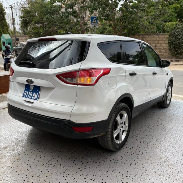 FORD ESCAPE année 2014 – Image 6