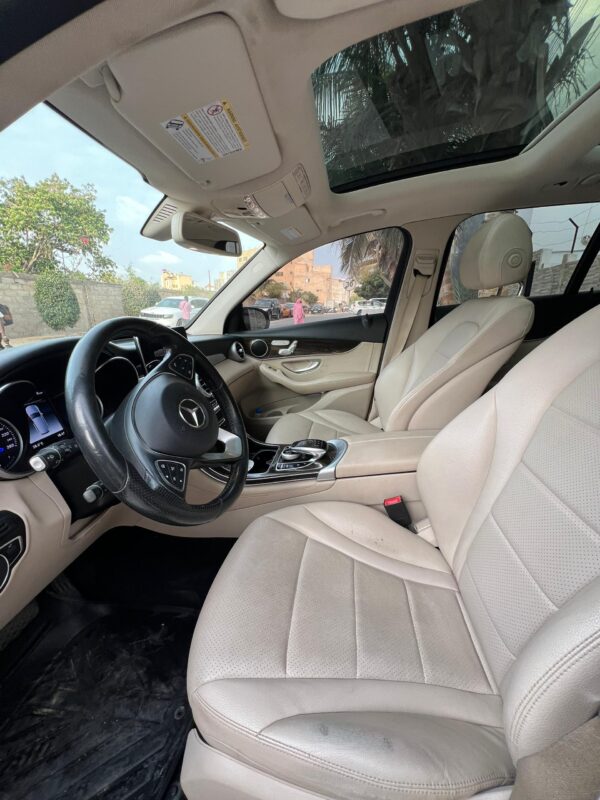 MERCEDES GLC300  4MATIC  année 2018 – Image 8