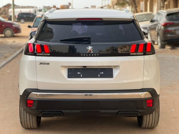 PEUGEOT 3008 année 2018 – Image 10