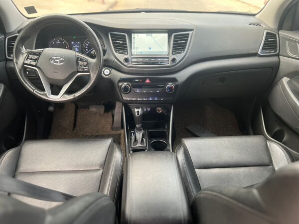 HYUNDAI TUCSON année 2017 – Image 9