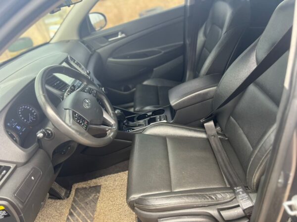 HYUNDAI TUCSON année 2017 – Image 5