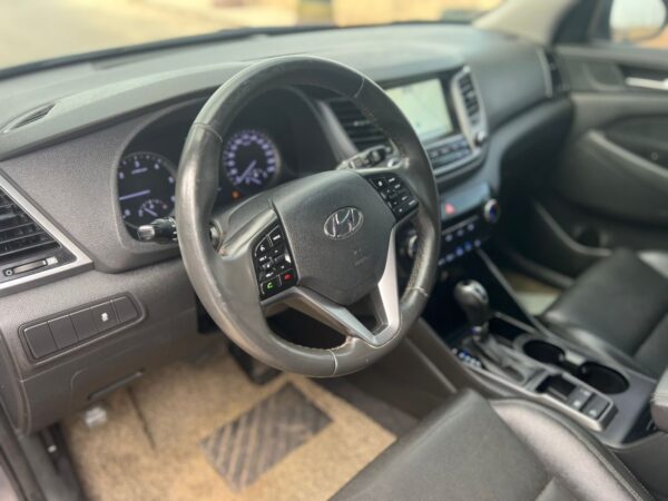HYUNDAI TUCSON année 2017 – Image 8