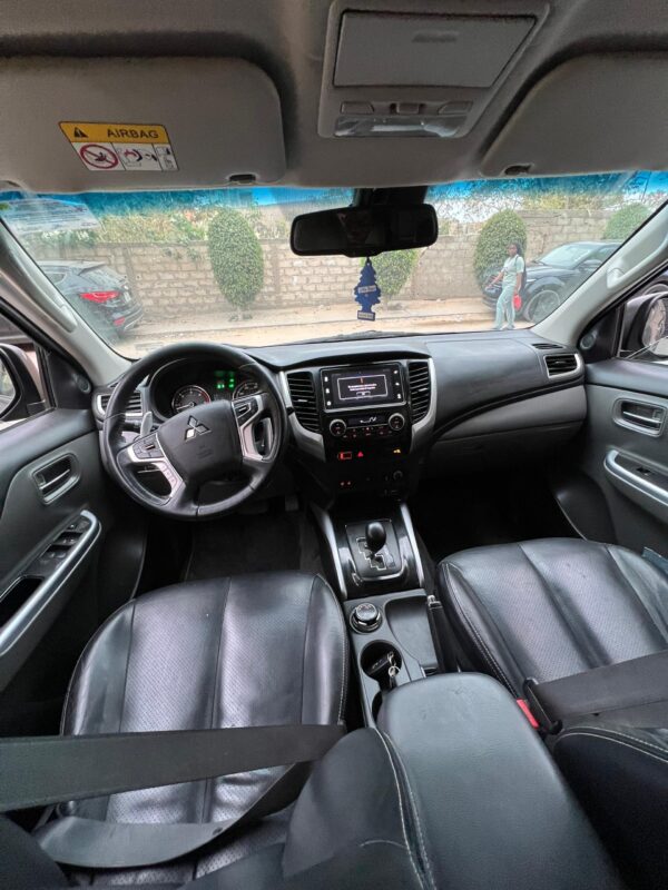 MITSUBISHI L200 année 2019 – Image 9