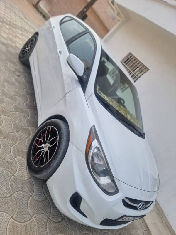 Hyundai accent 2013 – Image 2