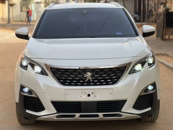 PEUGEOT 3008 année 2018