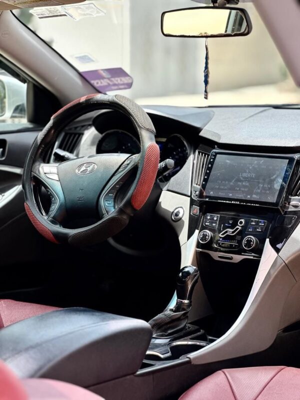 Hyundai Sonata hybrid année 2013 – Image 11