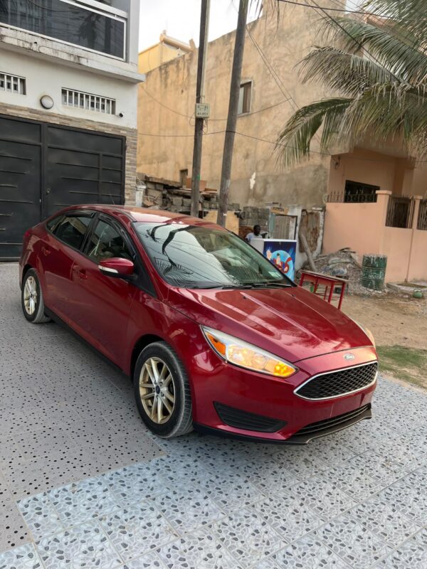 FORD FOCUS année 2017