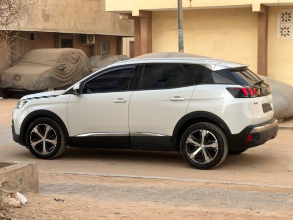 PEUGEOT 3008 année 2018 – Image 9
