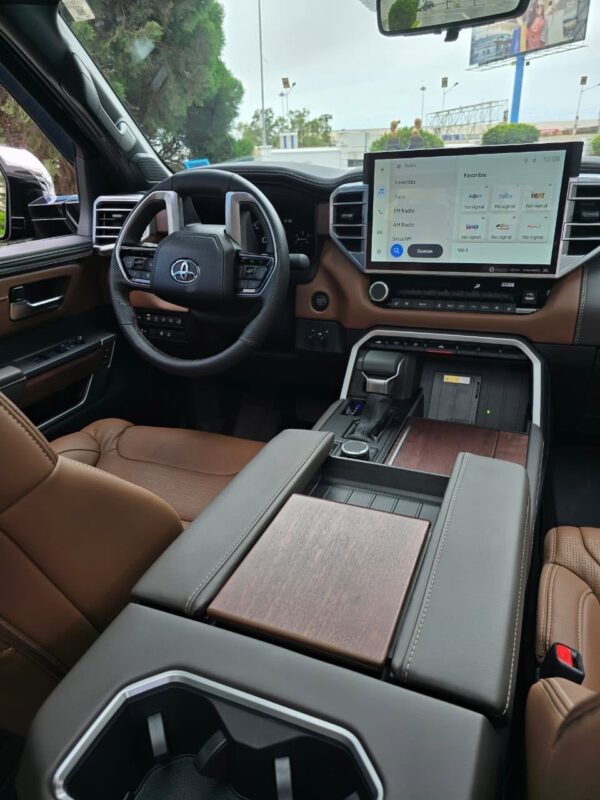 TOYOTA TUNDRA année 2024 – Image 9