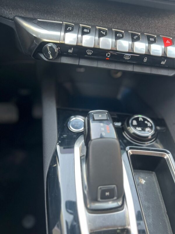 PEUGEOT 3008 année 2018 – Image 3