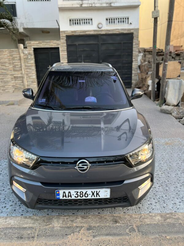 SANG YONG TIVOLI année 2016