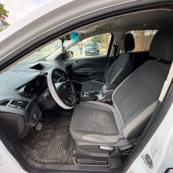 FORD ESCAPE année 2014 – Image 11
