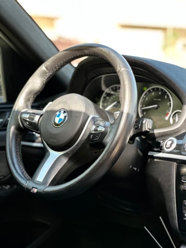 BMW X4 M40i année 2017 – Image 16